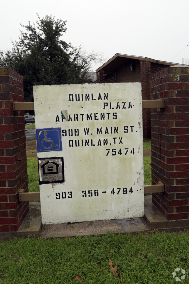 Building Photo - Quinlan Plaza Apartments