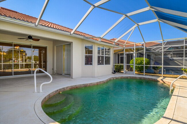 Building Photo - 2056 Crestview Way