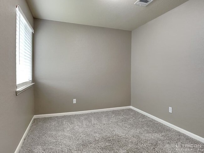 Building Photo - 210 Teron Dr