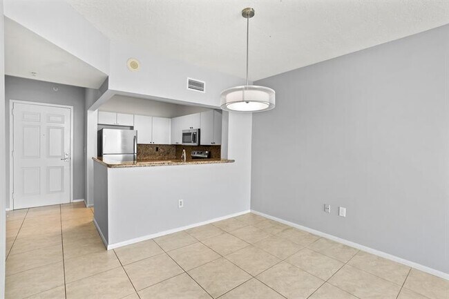 Building Photo - 3020 NE 32nd Ave