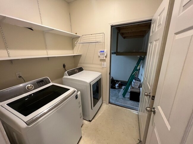 Building Photo - Welcome to this beautiful 4-bedroom, 2.5-b...