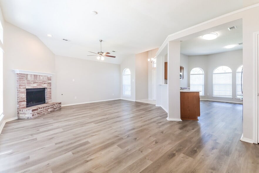 Building Photo - 1705 Green Terrace Dr