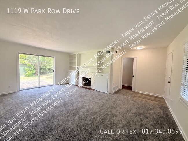Building Photo - 1119 W Park Row Dr