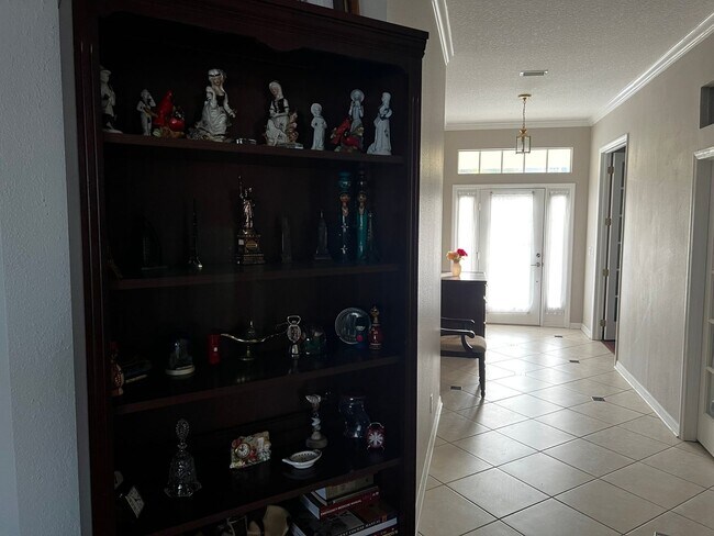 Building Photo - 6 Bedroom Single Family Home in Apollo Beach