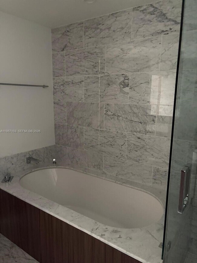 Building Photo - 1000 Brickell Plaza