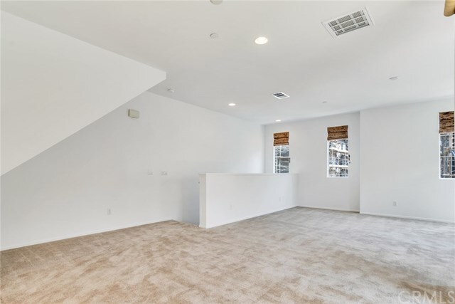 Building Photo - 677 Savi Dr