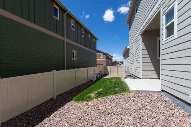 Building Photo - Immaculate 3-Story Home | Comfort, Space &...