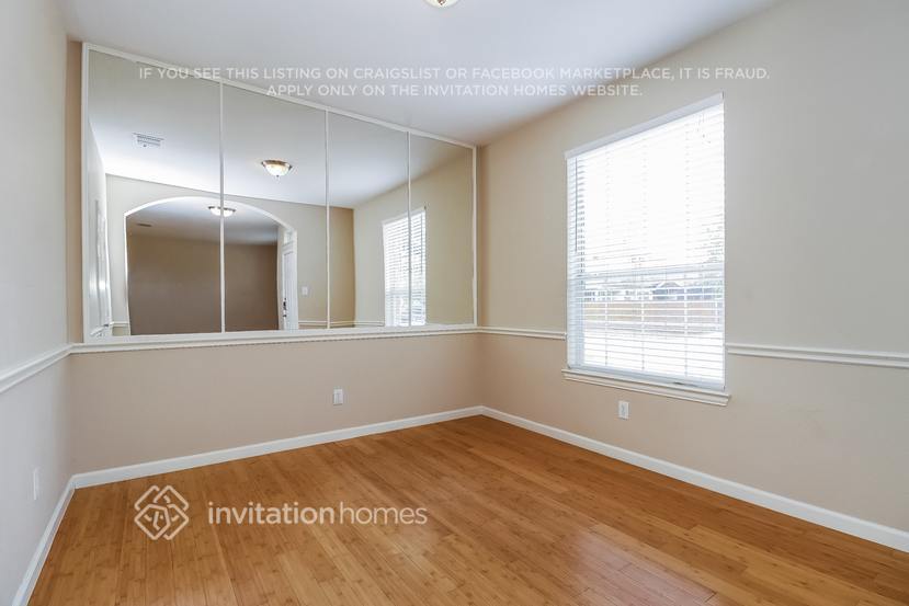 Building Photo - 5237 Bay View Dr