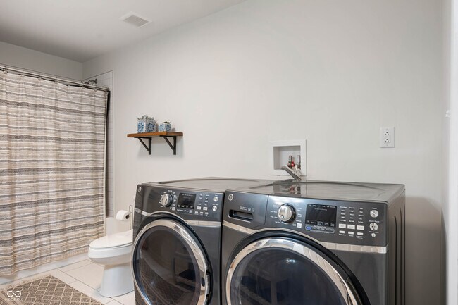 Building Photo - 1419 Wright St