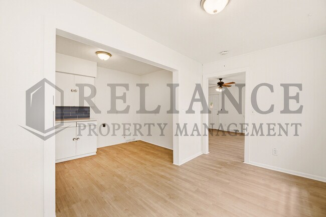 Building Photo - 535 N Park Ave