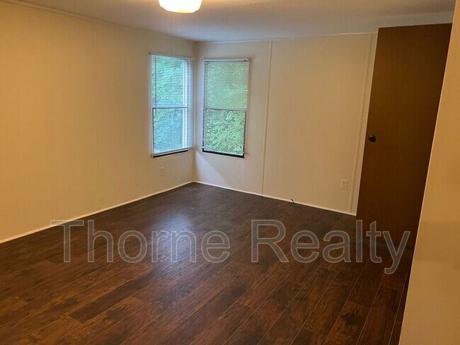 Building Photo - 502 W Pitt St