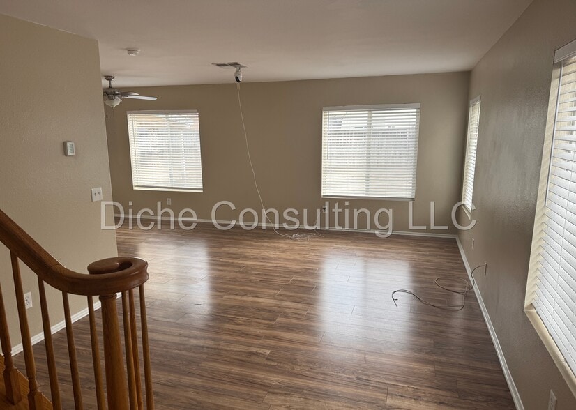 Building Photo - 4825 Country Grove Way