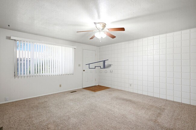 Building Photo - 4850 S Duplex