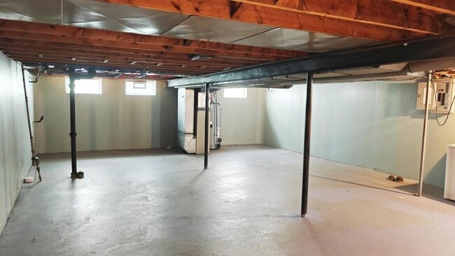 Building Photo - 941 Belton St