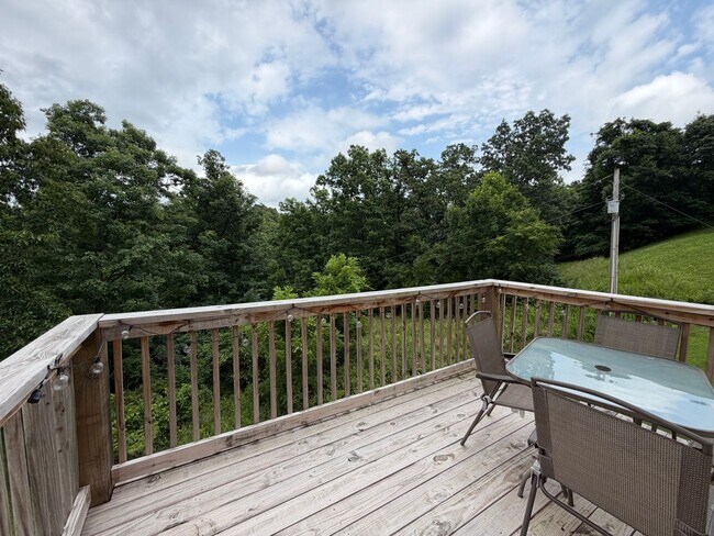 Building Photo - Fully Furnished Short Term Rental!