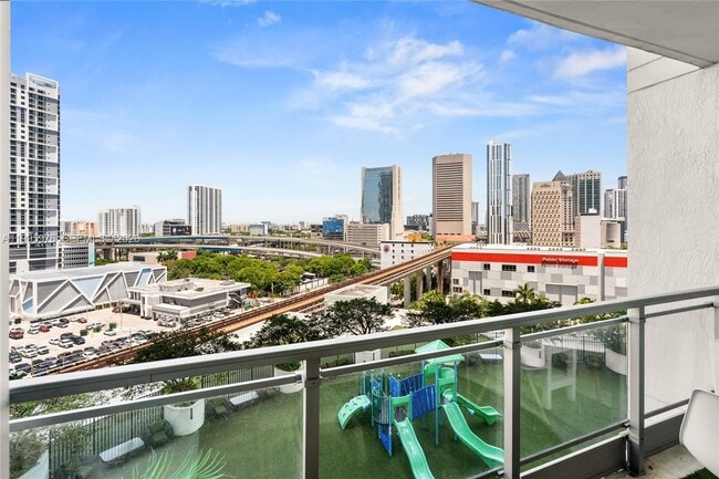 Building Photo - 90 SW 3rd St