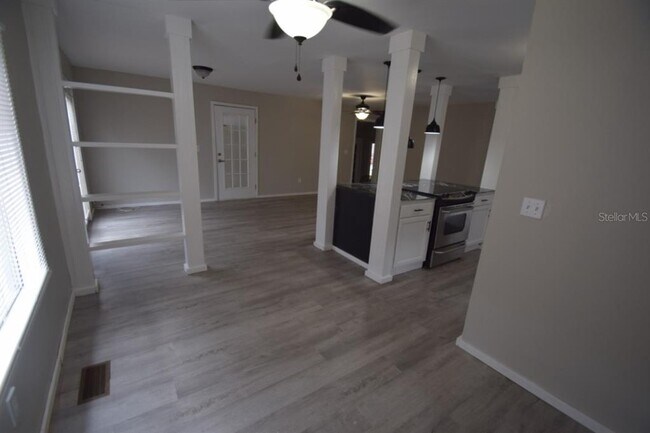 Building Photo - 3134 Skyview Dr