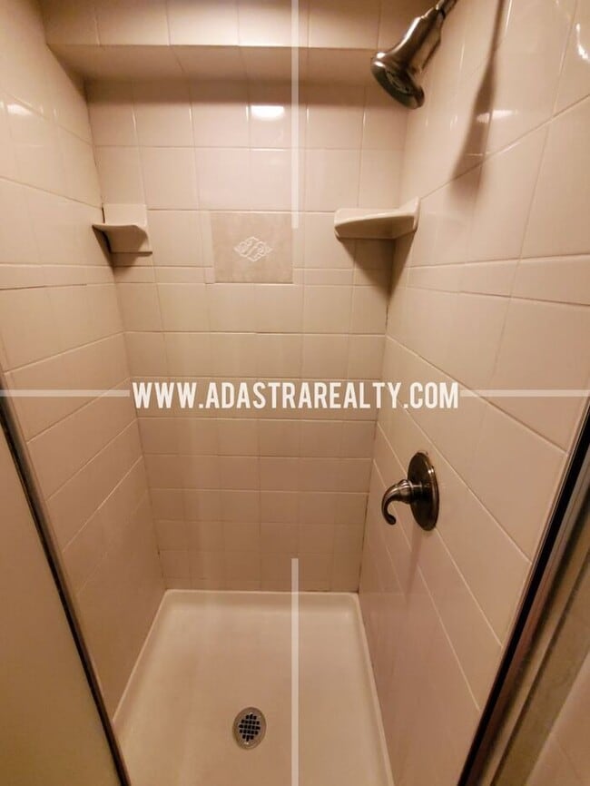 Building Photo - Beautiful Brookside Duplex-Available NOW!!