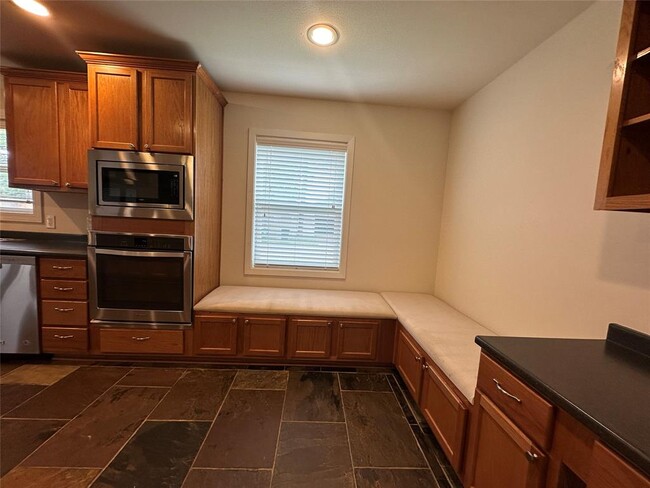 Building Photo - 9602 Fairdale Ln