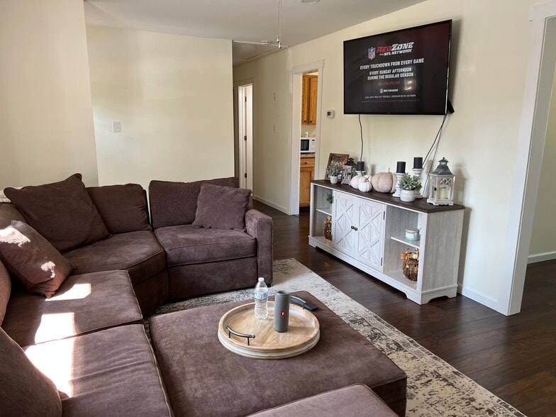 Building Photo - 140 Torpedo Rd