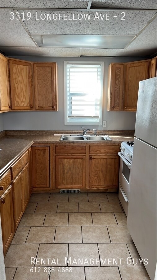 Building Photo - 3319 Longfellow Ave