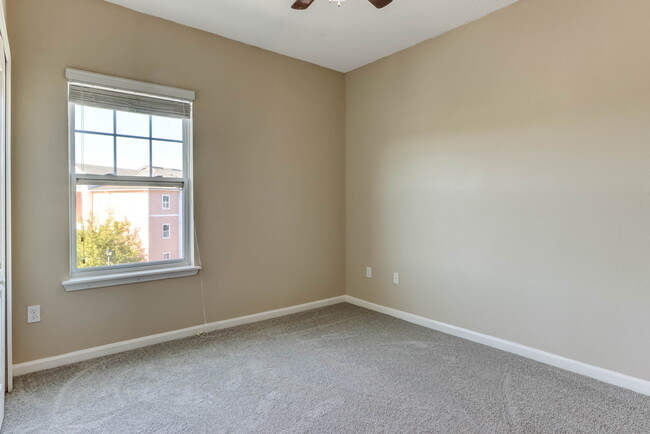 Building Photo - 4982 Key Lime Dr