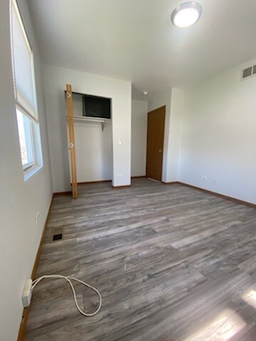 Building Photo - 2506 24th Pl