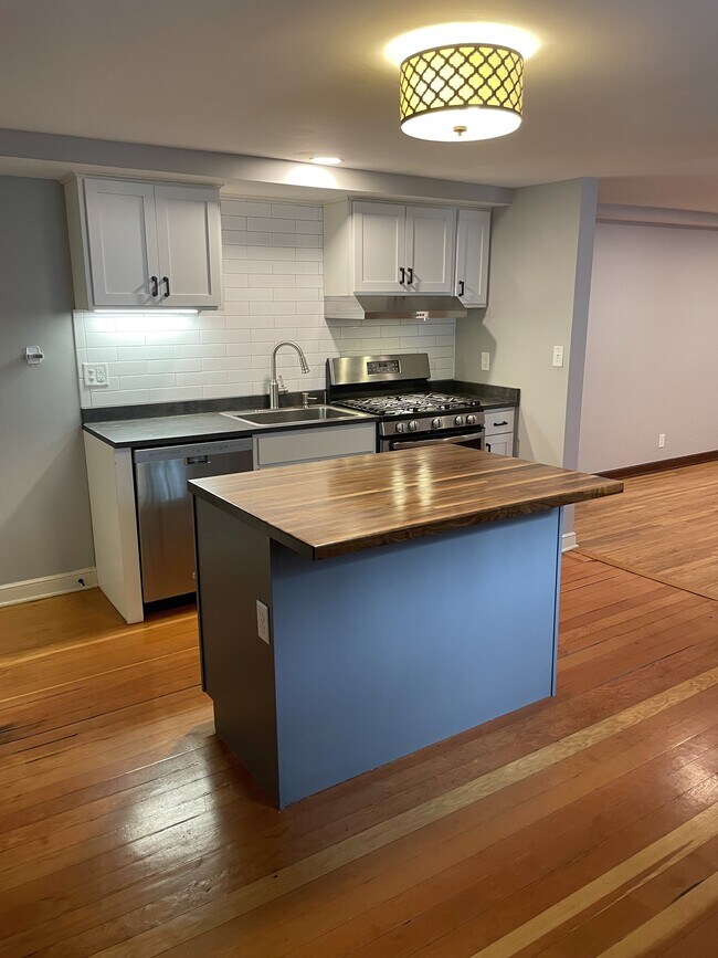 Floorplan - 1899 Selby Avenue