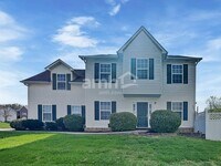 Building Photo - 4624 Aylesbury Dr