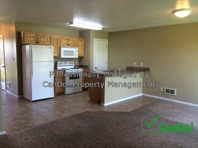 Building Photo - 165 Opal Ct