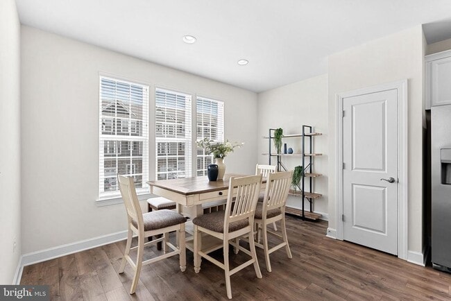 Building Photo - 15292 Westham Ct