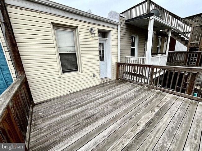 Building Photo - 132 S Potomac St