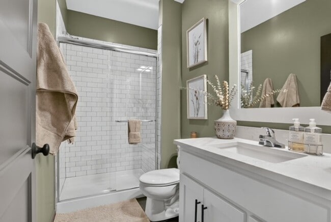 Building Photo - Luxury 5 Bed | 4.5 Bath Home | Flexible Leasing Options: 3+ Month & Long-Term Lease Options | Ful...