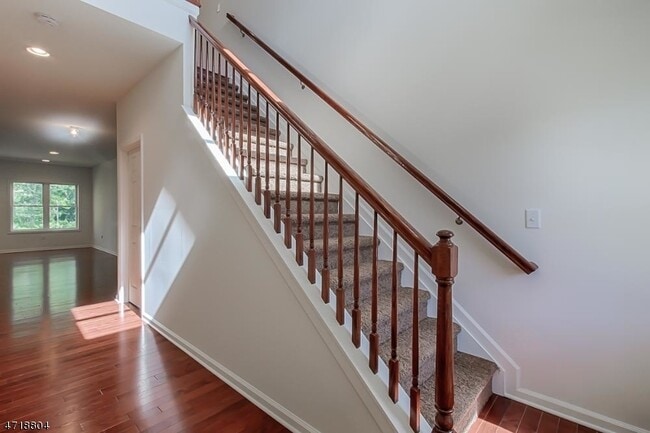 Building Photo - 15 DeCroce Ct