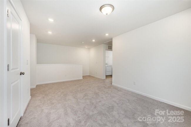 Building Photo - 3220 Lilac Grove Dr