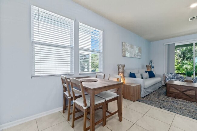 Building Photo - 122 Whispering Brk Dr