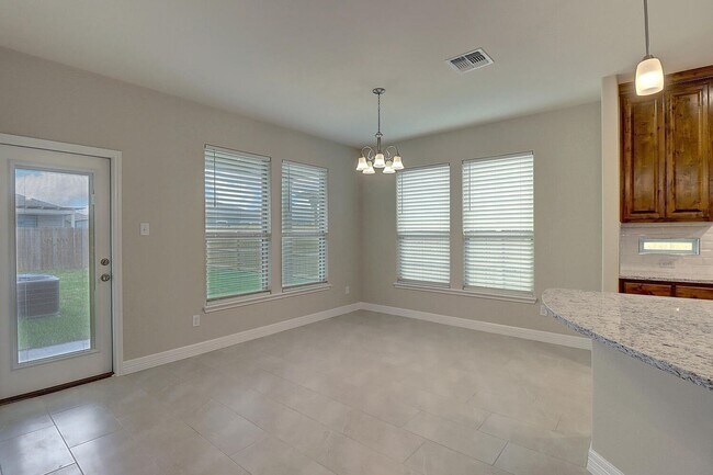 Building Photo - 2202 Crystal Bay Dr.