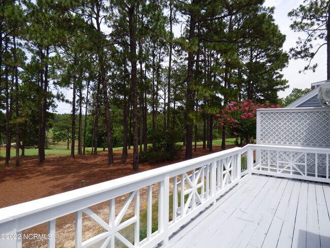 Building Photo - 245 Knoll Rd