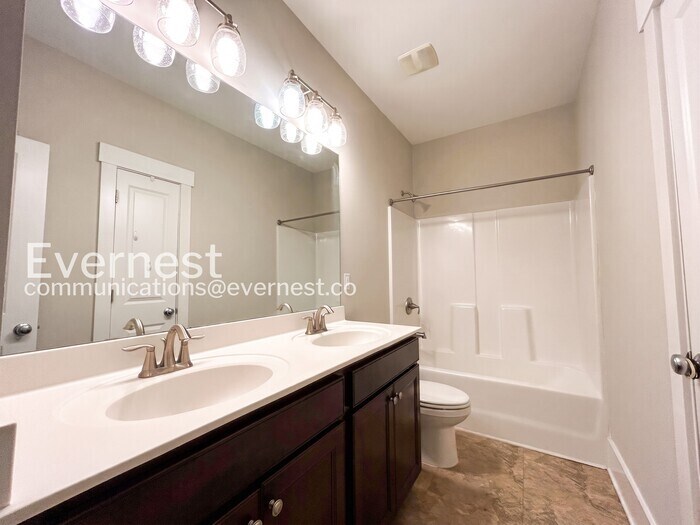Building Photo - 6010 Winding Lakes Dr