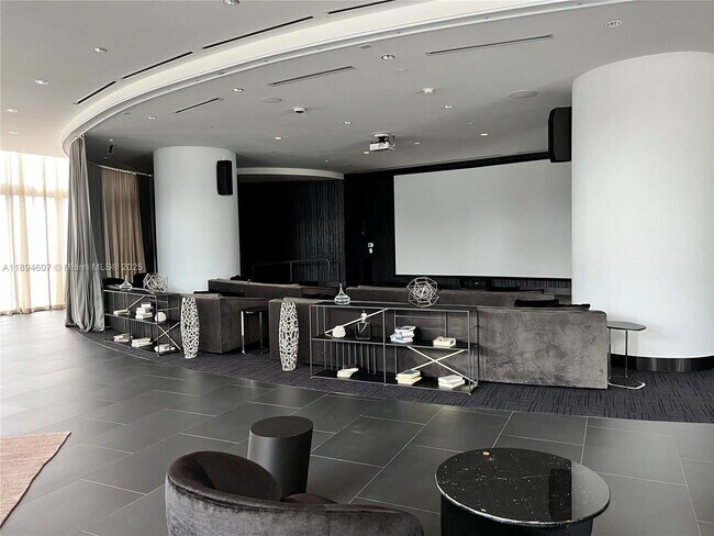 Building Photo - 851 NE 1st Ave