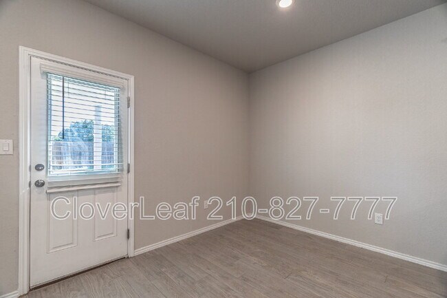 Building Photo - 255 Kinsley Wy