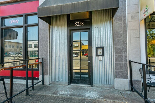 Building Photo - 5240 S Tacoma Way