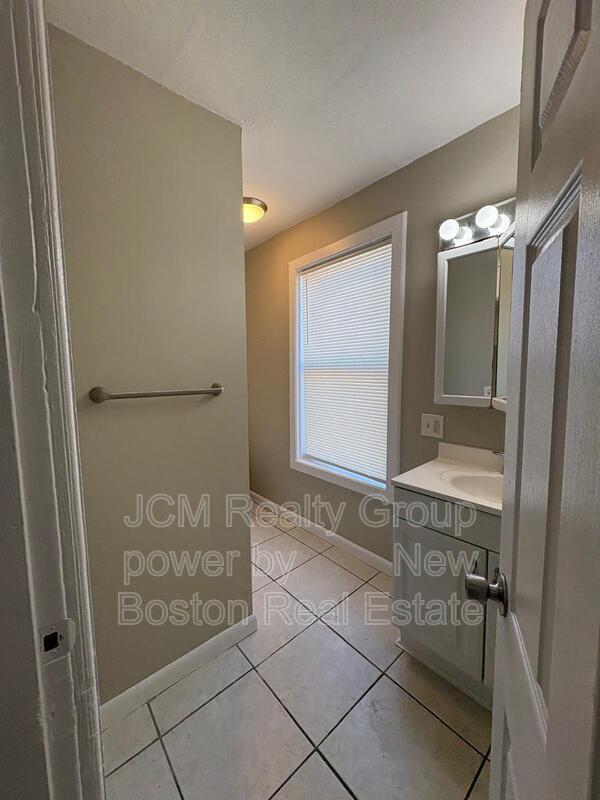 Building Photo - 40 Hurd St