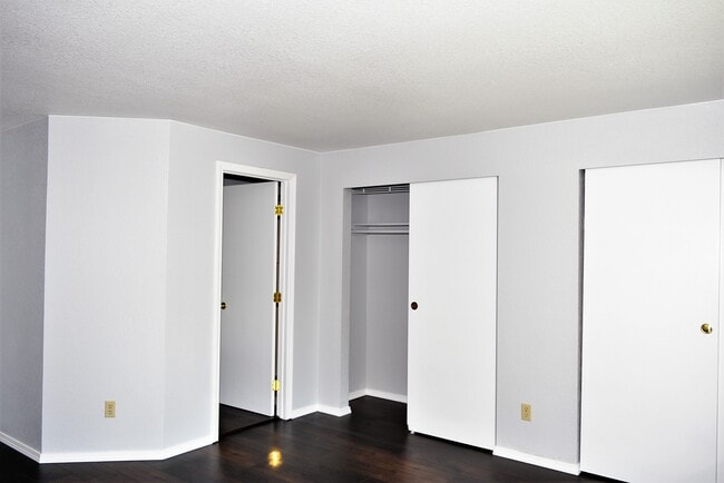 Building Photo - 5706 Crystal Ct SE