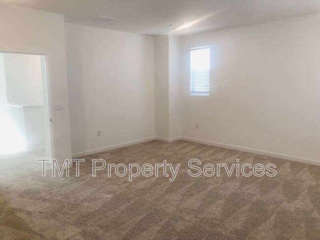 Building Photo - 8194 Champart Cir