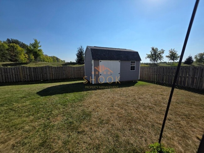 Building Photo - MOVE IN SPECIAL OF THE YEAR! Sign a lease ...