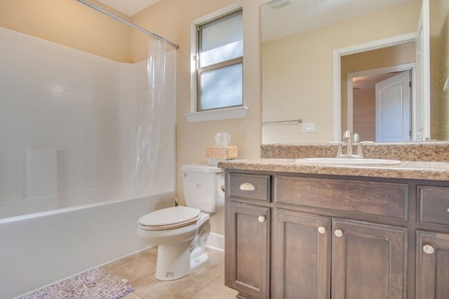 Building Photo - Modern 4BR/3BA Home Near NAS Pensacola – $500 Off Deposit for Qualified Active Duty Military – Pr...