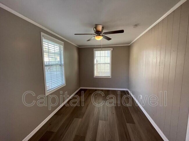 Building Photo - 1609 San Mateo Dr