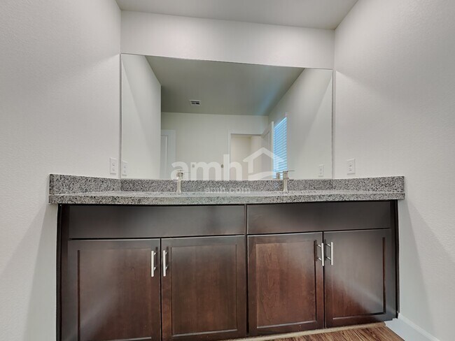 Building Photo - 300 Palazza Reserve Pl