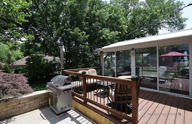 Building Photo - 1221 Creekside Dr